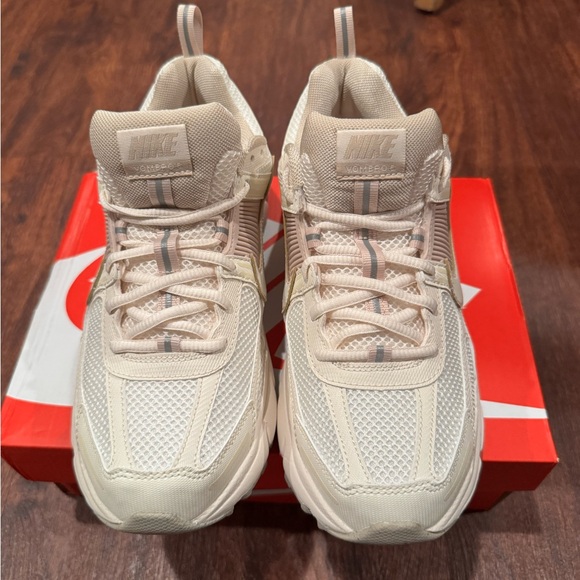 Nike Vomero 5 Pale Ivory - Picture 2 of 8